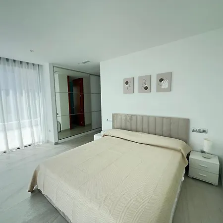 Sea View Luxury 菲内斯特拉特